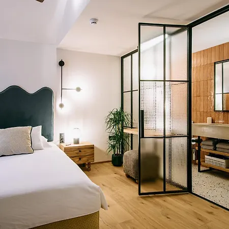 Otel 7oaks Noble House