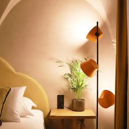 Szálloda 7oaks Noble House